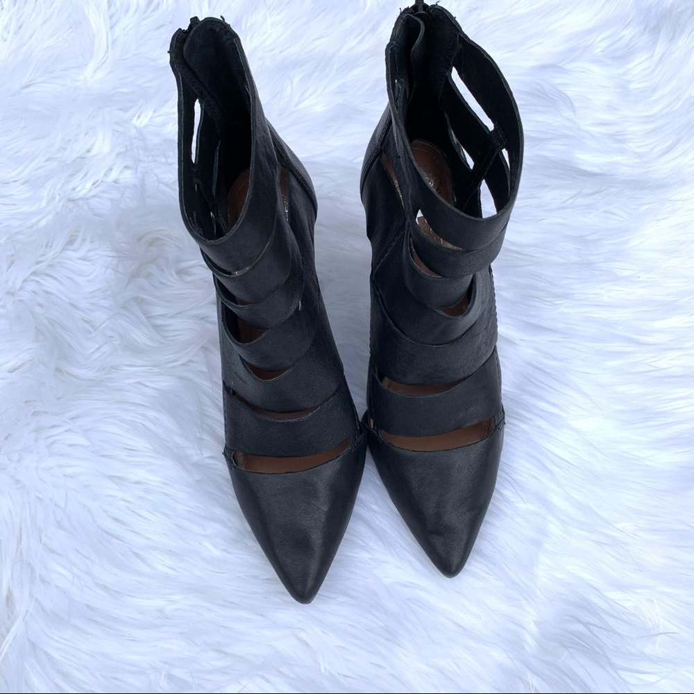Vince Camuto  Black High Heels